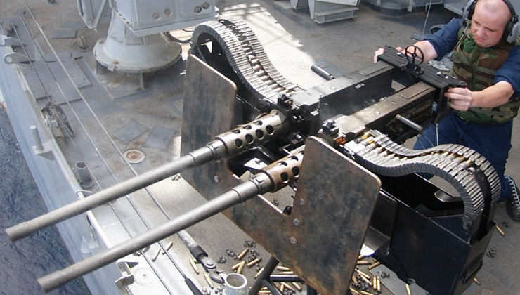 See US Sailors conduct Live Firing Training at Sea aboard the USS Firebolt ( Video )