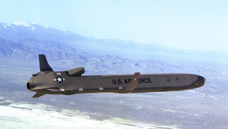The Ultra Powerful US Subsonic Cruise Missile in Action ( Video )