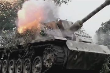 Band of Brothers: Carentan Counterattack Scene ( Video )