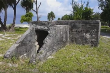 Old Battlefields Revisited : Old Japanese War Relics from the Battle of Tarawa WW2 ( Video )