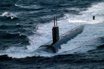 A tour of the USS Columbia Submarine ( Video )
