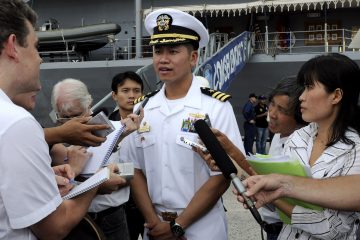 Vietnam Refugee Becomes U.S. Navy Captain ( Video )
