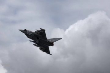 Modern Fighters Today: Eurofighter Typhoon Aerial Demonstration  ( Video )