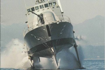 The Fastest Ship in the U.S. Navy: Boeing Pegasus-Class Hydrofoils (720p) ( Video )