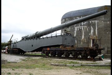 Original 280mm Krupp K5 Railway Gun Sound Firing to Dover (Video)