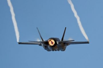 US Deploys Newest and Most Advanced Stealth Fighter to Japan (Video)
