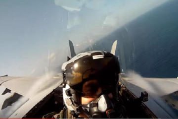 F/A-18 Super Hornet Hi-Speed Low-Level Maneuvers : Cockpit View