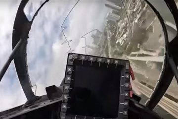 Cockpit View of amazing Maneuvers by Low Altitude Fighter Jets ( Video )