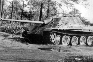 Jagdpanther Vs. IS-2 -Which was Better? (Video)