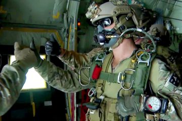 U.S. Army Special Forces Green Berets - High Altitude Jump