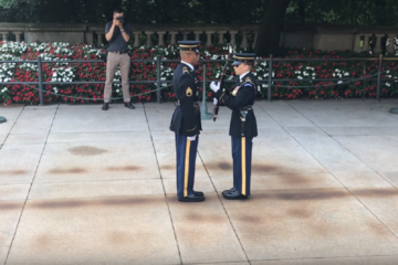 Watch the Female Sentinel’s Last March at the Tomb of the Unknown Soldier ( Video )