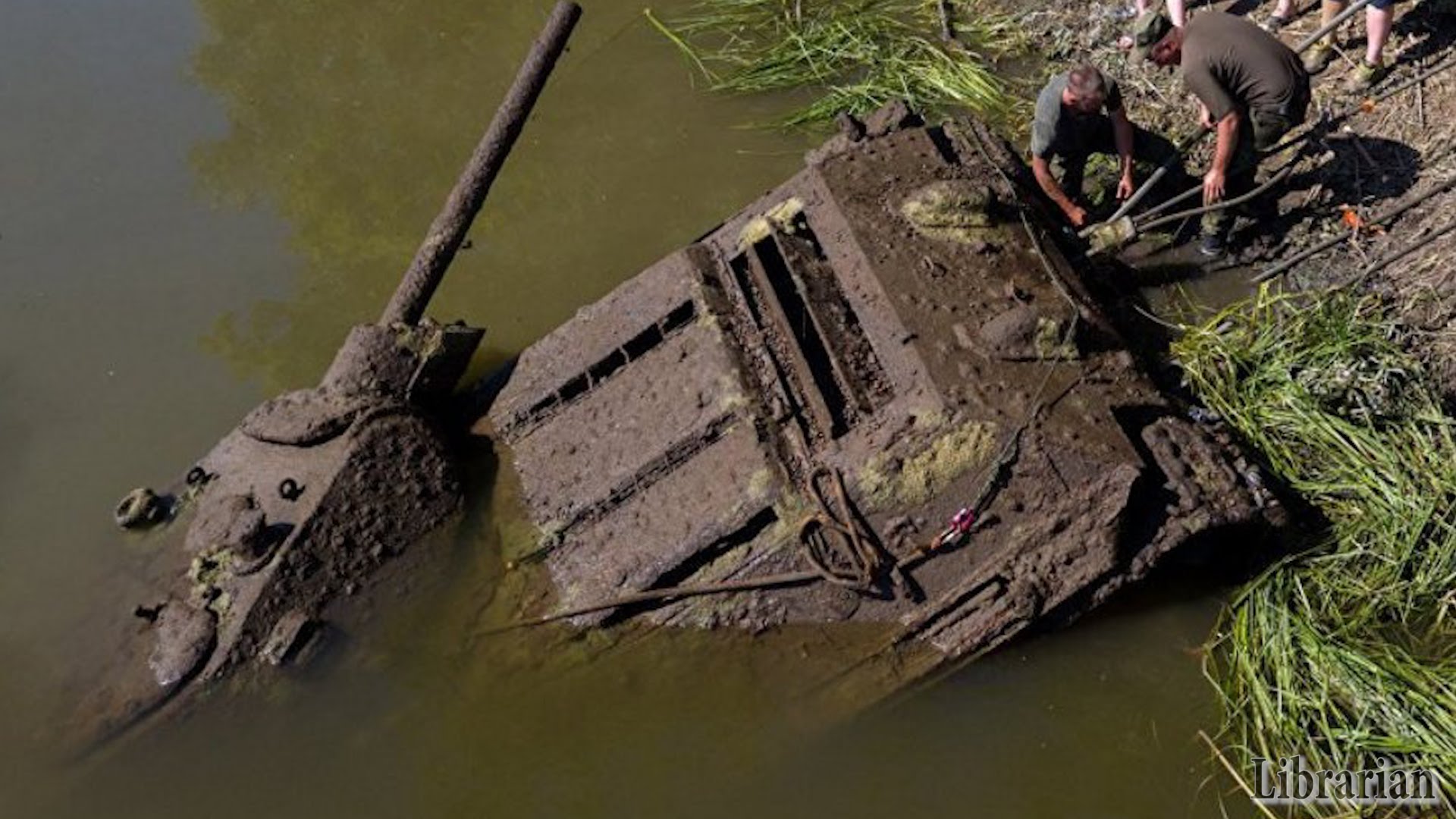 Мир реальных танков. Т 34 из болота. Танк т-34-76 поднятый со дна реки Дон. Подъем танка т 34 село Щучье.