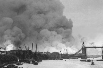 The Battle of Britain and the Blitz Over London ( Video )