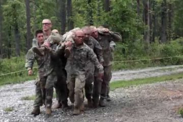 US Ranger Students tackle the Darby Queen Obstacle Course