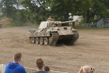 HD Footage : German WW2 Tanks – Panzer I + Panzer IV + Panther Ausf A
