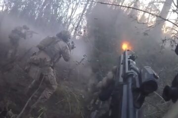 Ukraine War – Ukrainian Scouts Storm Russian Trenches On The Eastern Front • Helmet Cam Combat