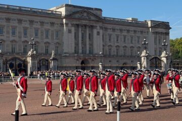 Changing The Guard – US Army Old Guard Fifes and Drums and The Band of the Grenadier Guards