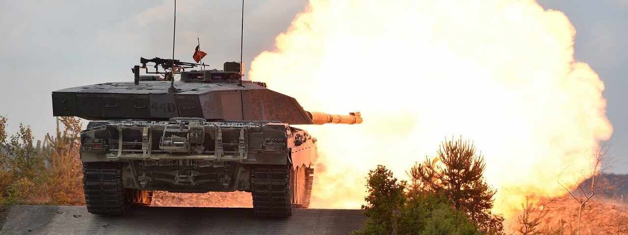 Watch Ukrainian Troops learn how to Master German Tanks for War