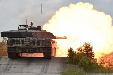 Watch Ukrainian Troops learn how to Master German Tanks for War Watch Ukrainian Troops learn how to Master German Tanks for War