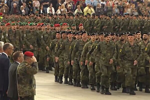 NATO parade of the Bundeswehr in Lithuania in front of Chancellor Merz 2025 – Guard Battalion/Stabsmusikkorps